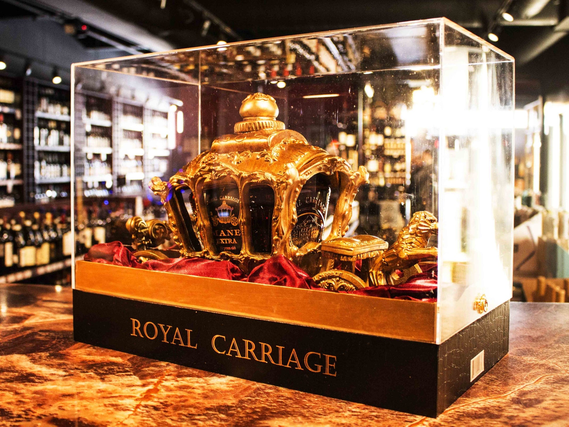 ROYAL CARRIAGE MANE BRANDY EXTRA ARMENIA 30YR 750ML Spirits