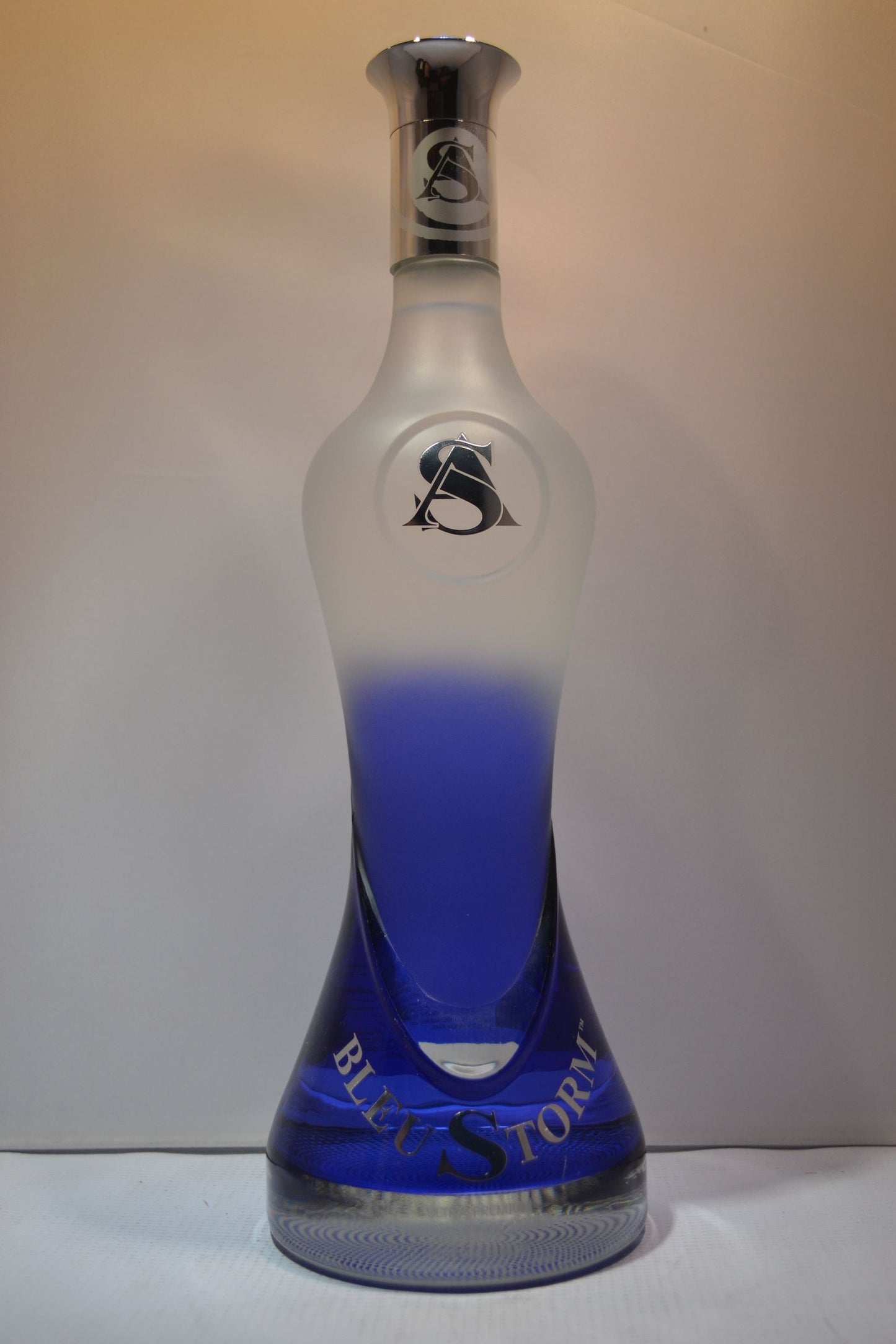 BLEU STORM VODKA ULTRA PREMIUM 750ML