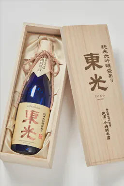 TOKO ULTRALUXE SAKE JUNMAI DAIGINJO JAPAN 720ML